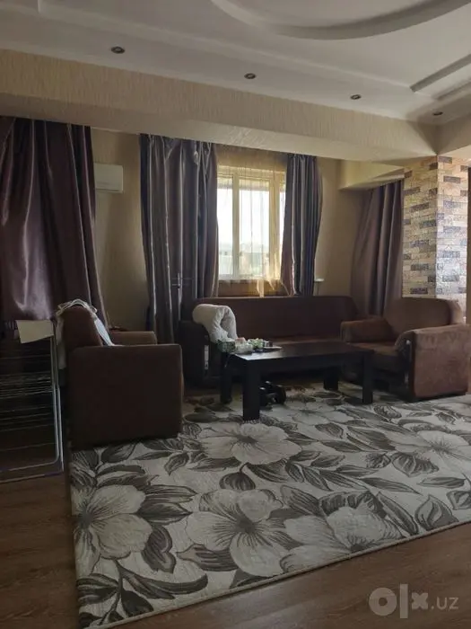 ЦУМ Улица Афросиаб Ц-7 ор Ойбек М 2х ком 55м2 с арендатором за 700$