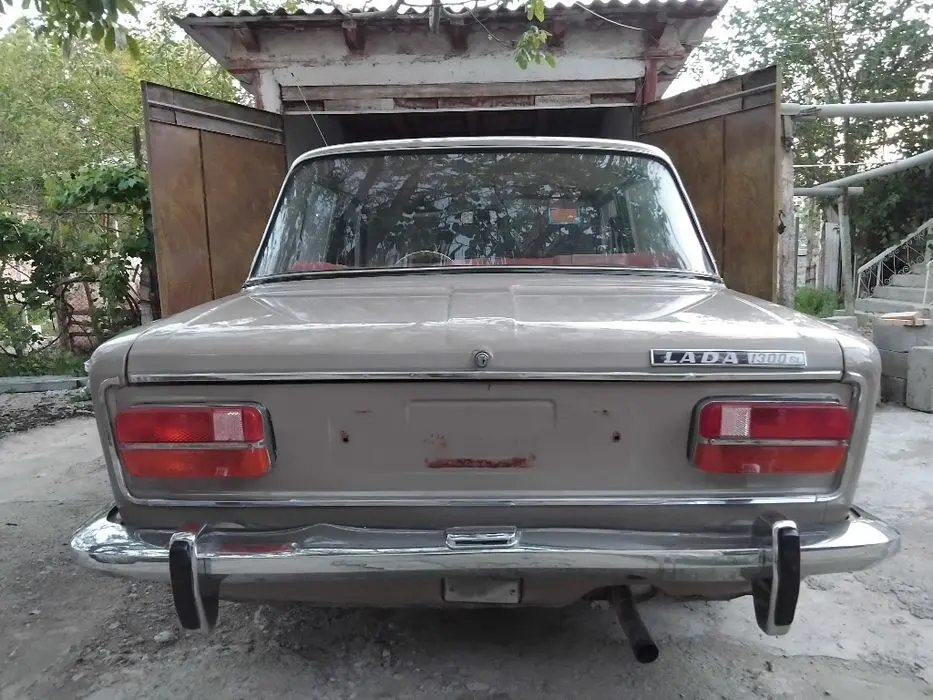 Lada.  Vaz   2103