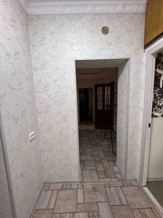 Продается квартира в центр куйлюк 4 комнаты чистые ремонт