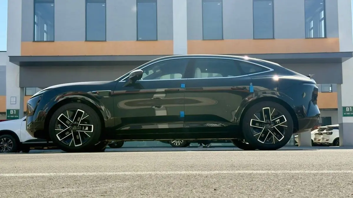 Avatr 11 (2025) — Yangi 0 km, 630 km masofa, Premium SUV!