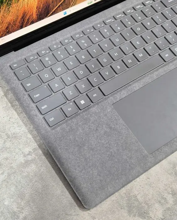 Microsoft Surface Laptop 4 Core i7-1185G7 16/512gb