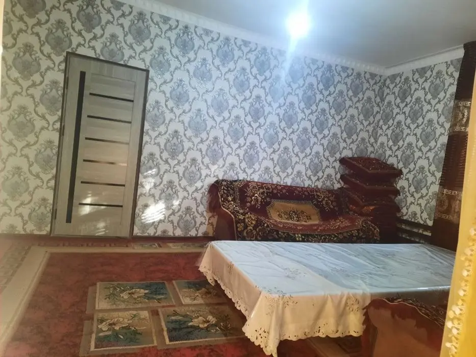 O’rta saroyda uy sotiladi