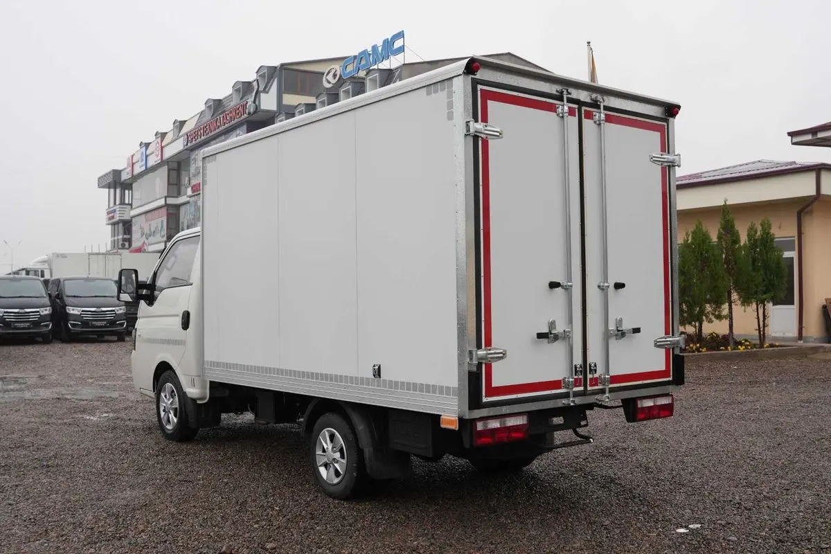 Jac x 200 furgon yuk tashishda qulay