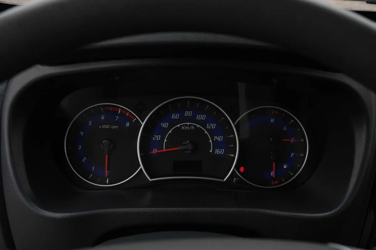 Jac x 200 furgon yuk tashishda qulay