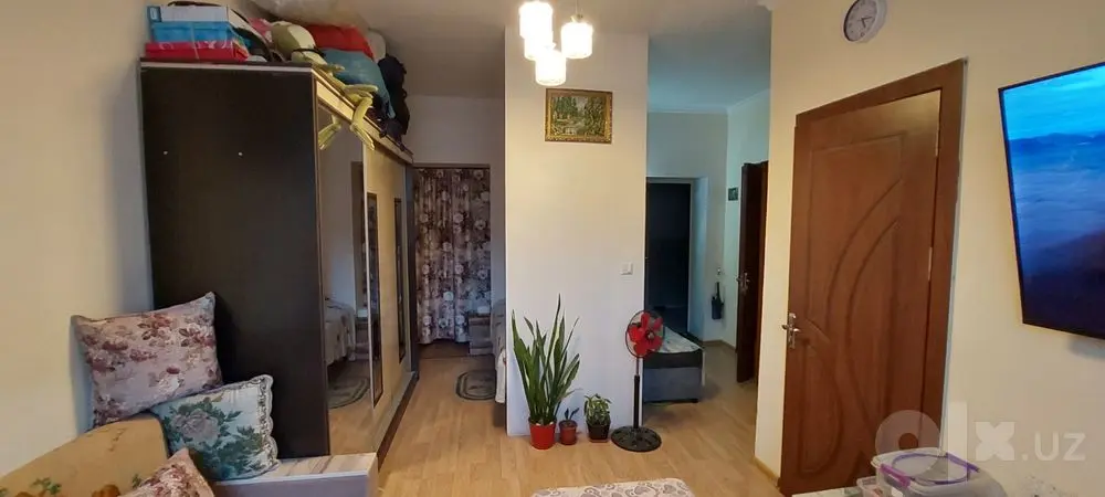 1 ком. квартира, 31 м². 1²/5/6. Сергели 3А, Янгихает р-н. Дом кирпичн.