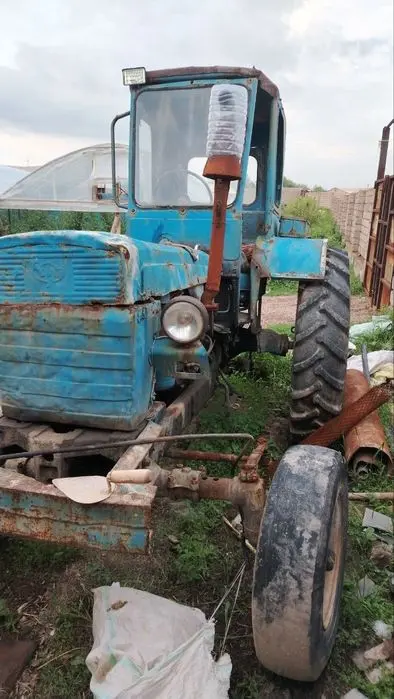 T 28 traktor sotiladi bachkana va prsep bilan t