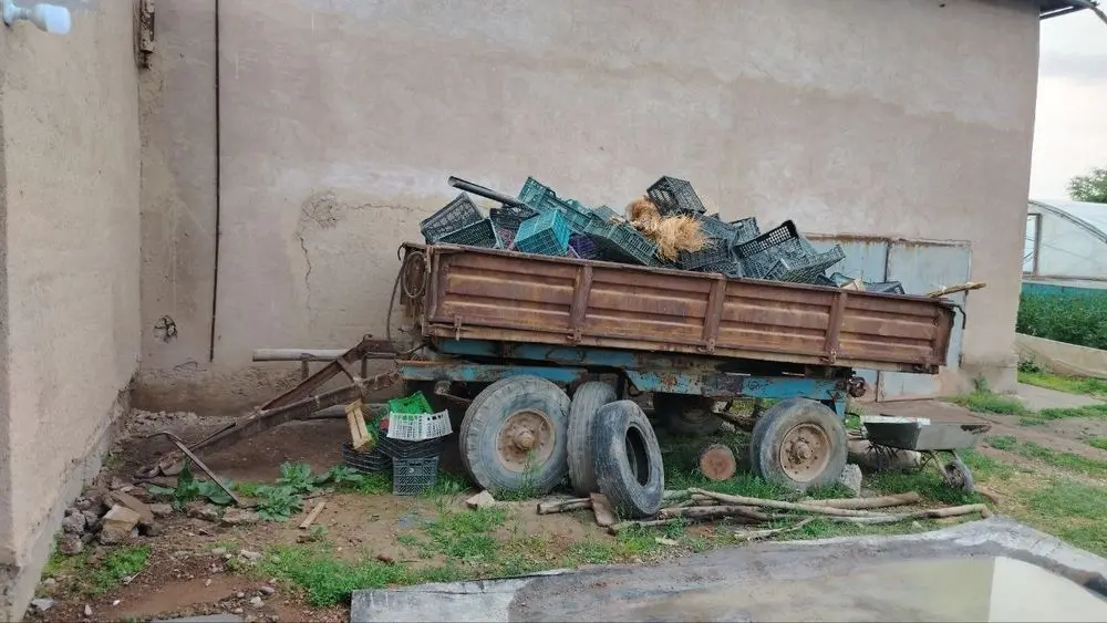 T 28 traktor sotiladi bachkana va prsep bilan t
