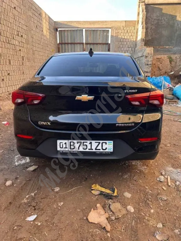 Chevrolet Onix Premier 2
