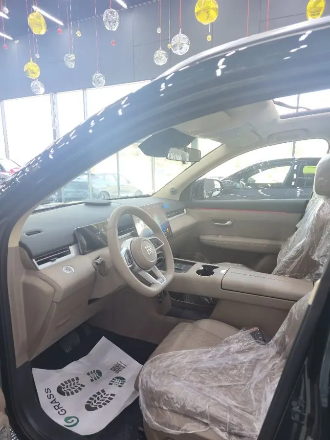 Dongfeng Landian E 5 plus 5 va 7 oʻrinli sotiladi