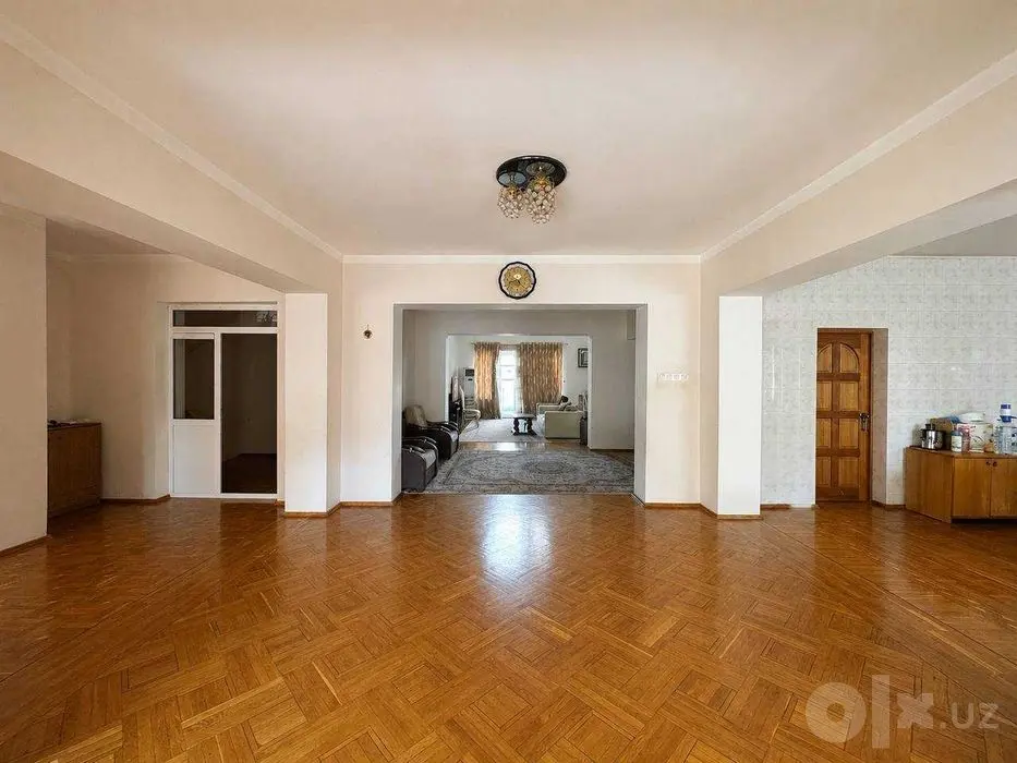 Продается Здание 366 м2, 8,4 сот, чайхана Салом, 1 линия