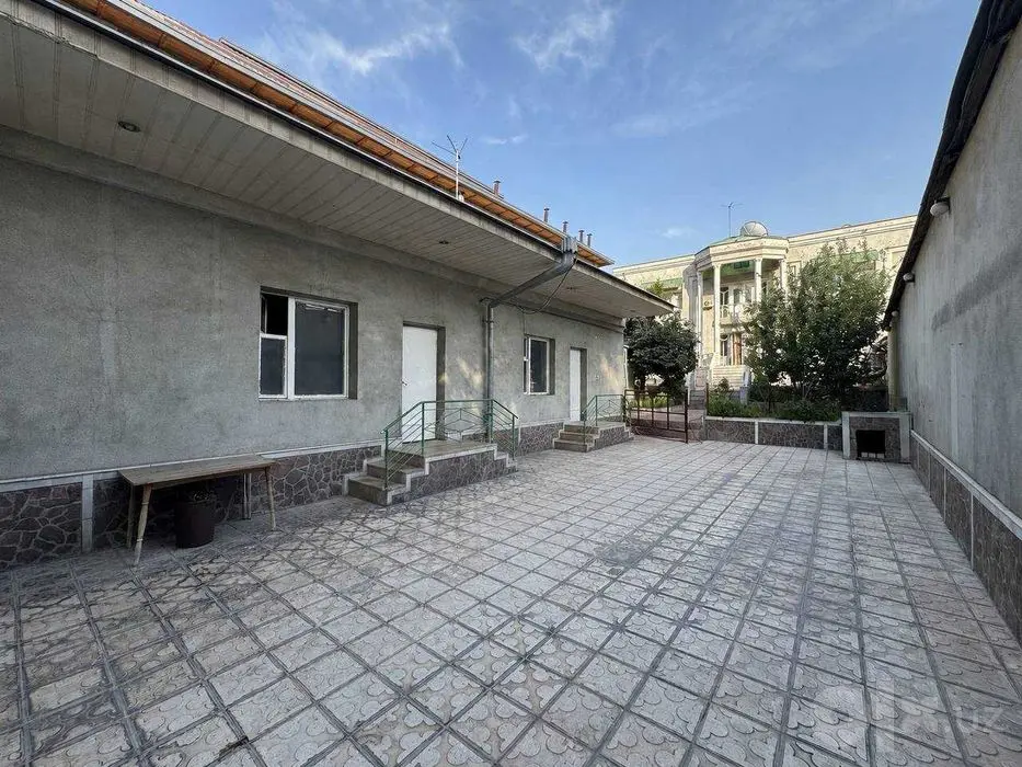 Продается Здание 366 м2, 8,4 сот, чайхана Салом, 1 линия