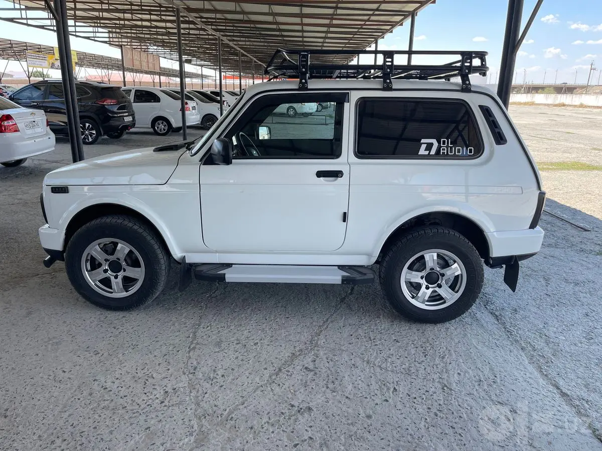 NIVA URBAN Машина свежая