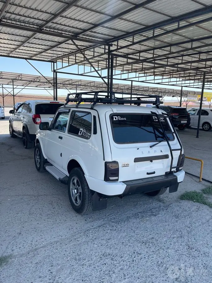 NIVA URBAN Машина свежая