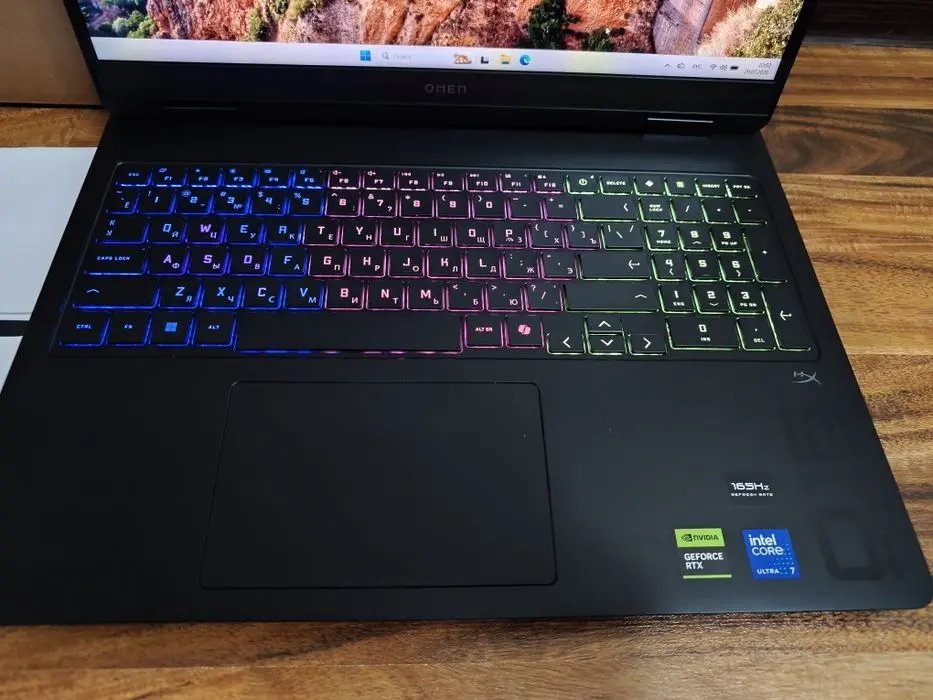 Hp Omen.RTX5060/Core ultra7 255H/24gb ddr5/1tb ssd/16