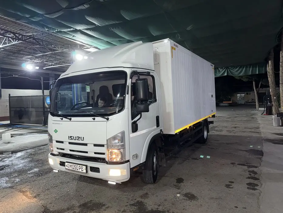 ISUZU NPR82 cng comfort