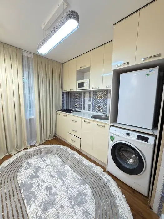 Продажа 1 комнатна массив Ялангач
