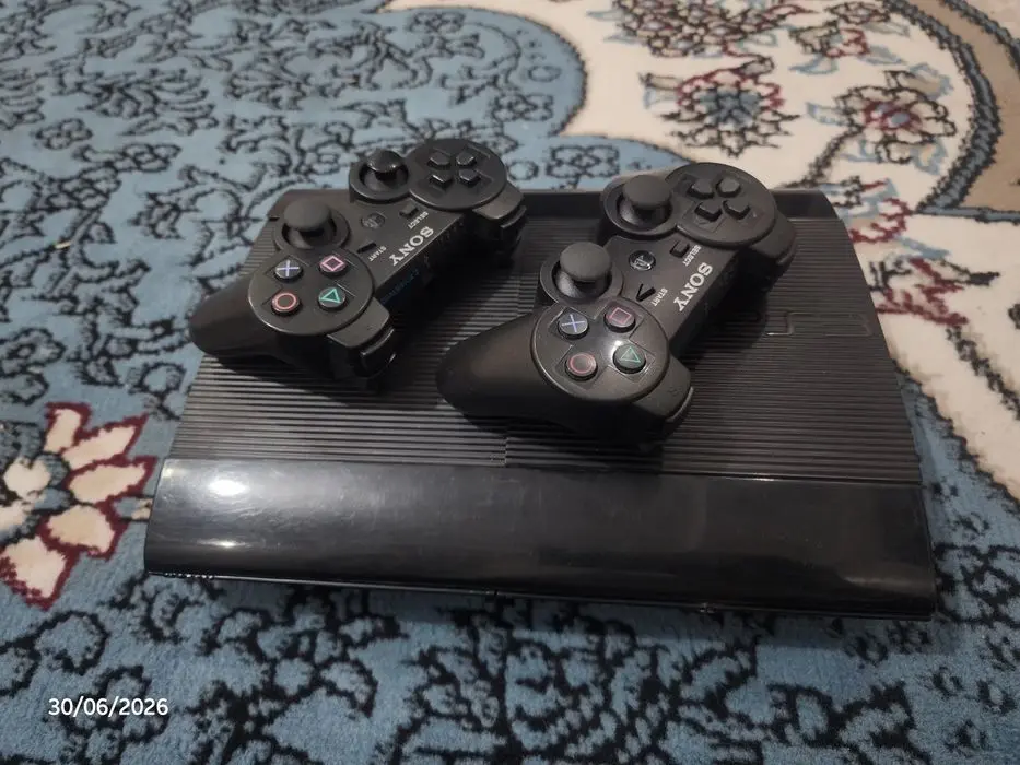 SONY PlayStation 3 super slim (ps3) fuul kamplekt oyinlari bn
