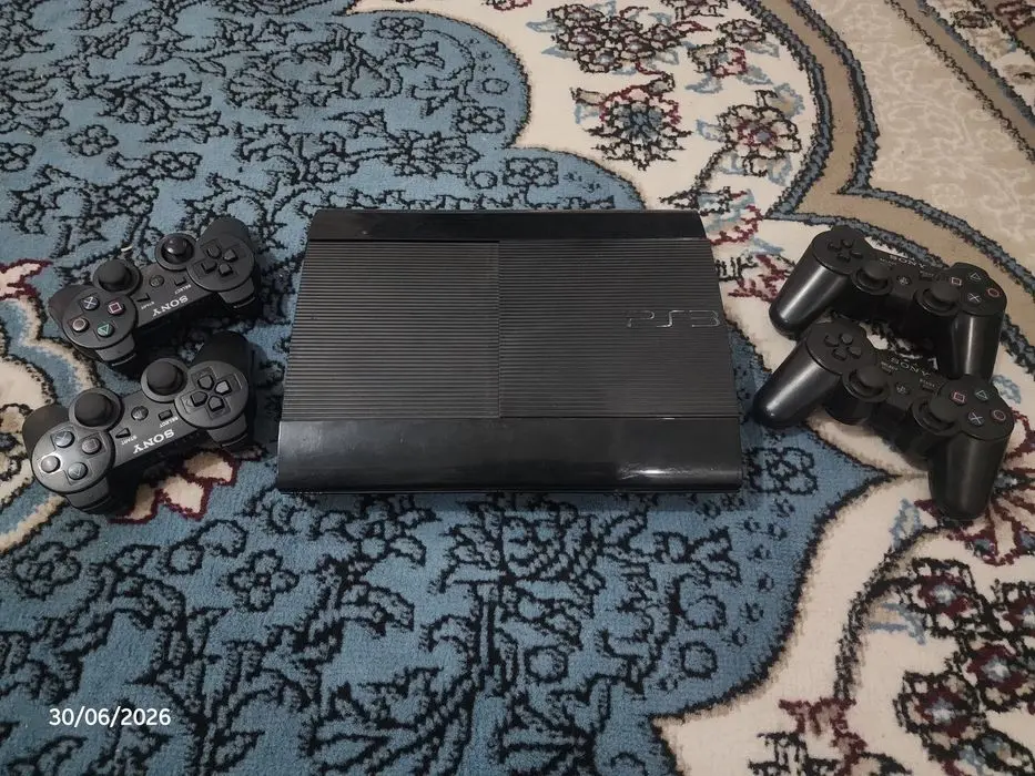 SONY PlayStation 3 super slim (ps3) fuul kamplekt oyinlari bn