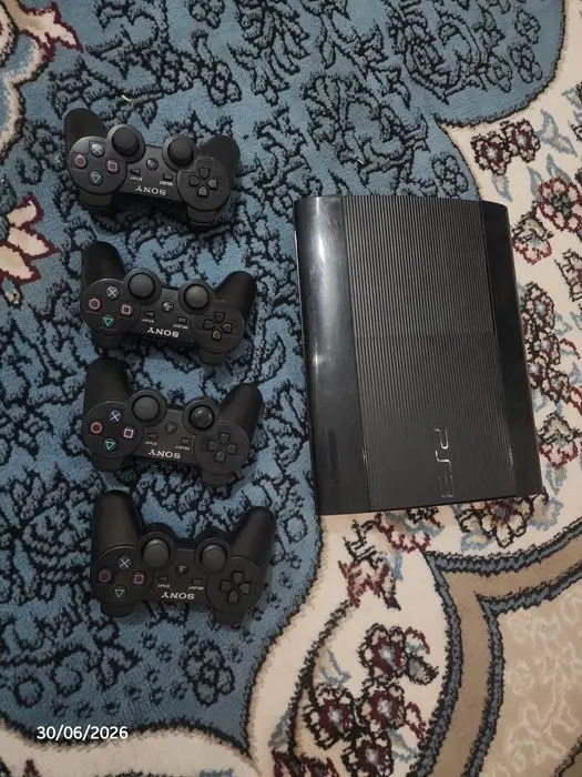 SONY PlayStation 3 super slim (ps3) fuul kamplekt oyinlari bn