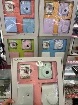 Fujifilm Instax mini 12 Подарочный набор