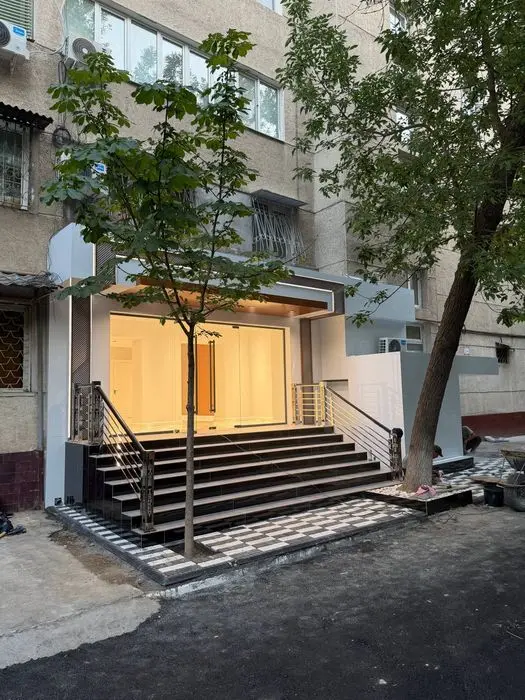 Аренда помещения. Напротив Akay City. Первая линия вдоль дороги.