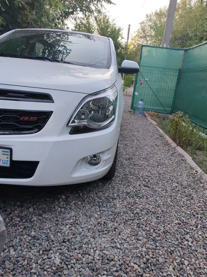 Свой Chevrolet Cobalt белый