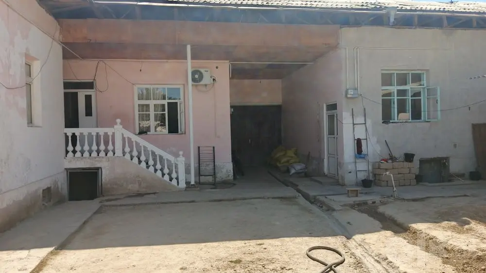 Oxunboboyevda uy sotiladi
