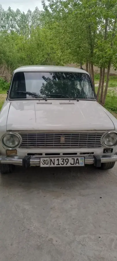 ваз 21011сотилади