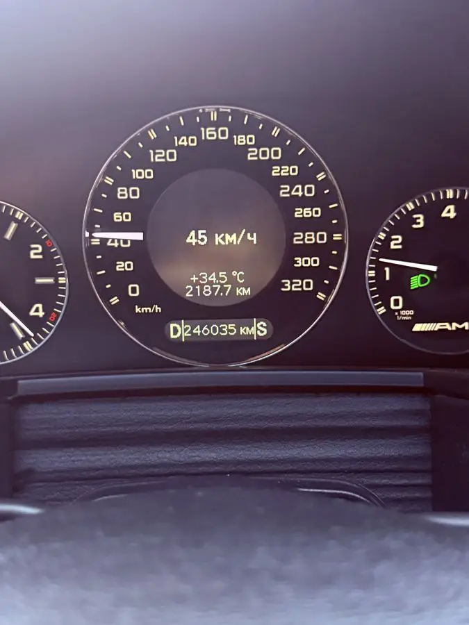 Mercedes  benz W211 E63 AMG 2008 Yil