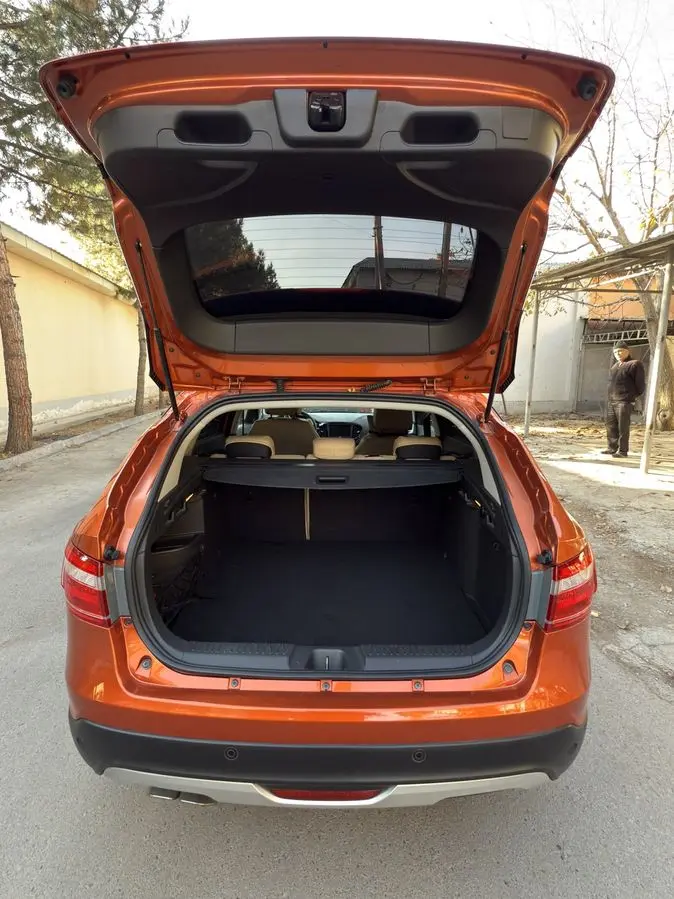 Lada Vesta Cross SW (Mars) full