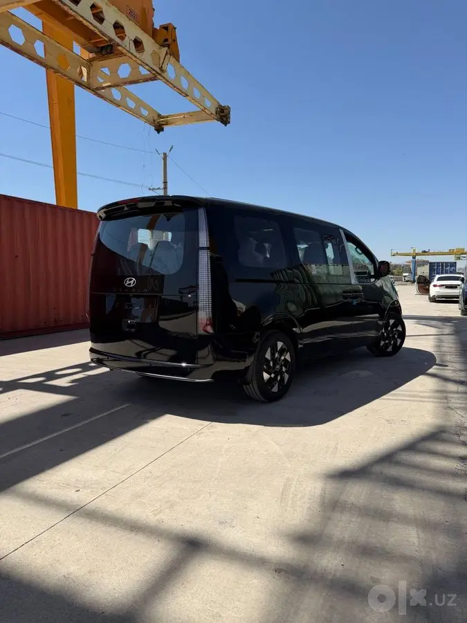 Hyundai Staria 1.6T Hybrid Lounge Inspiration