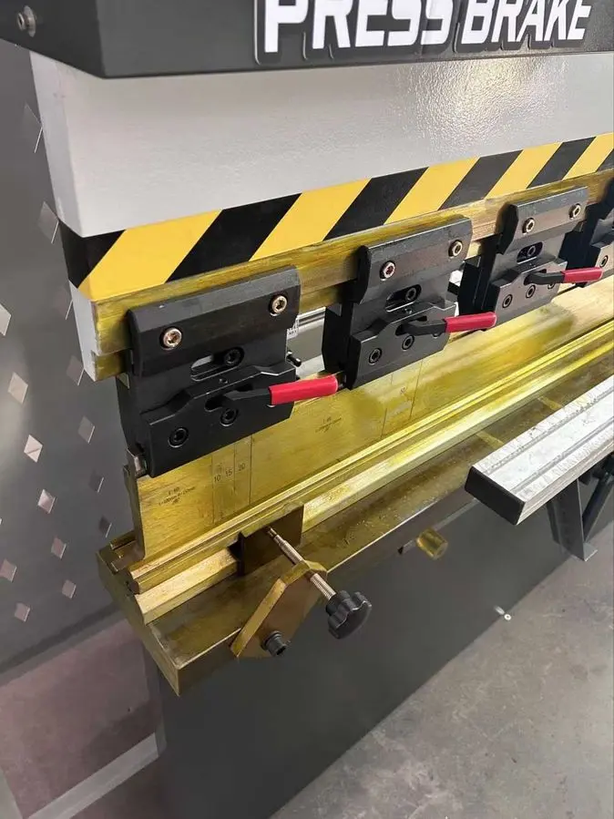 Листогиб 100Tх3200 (новая) / Listagib stanok 100Tх3200