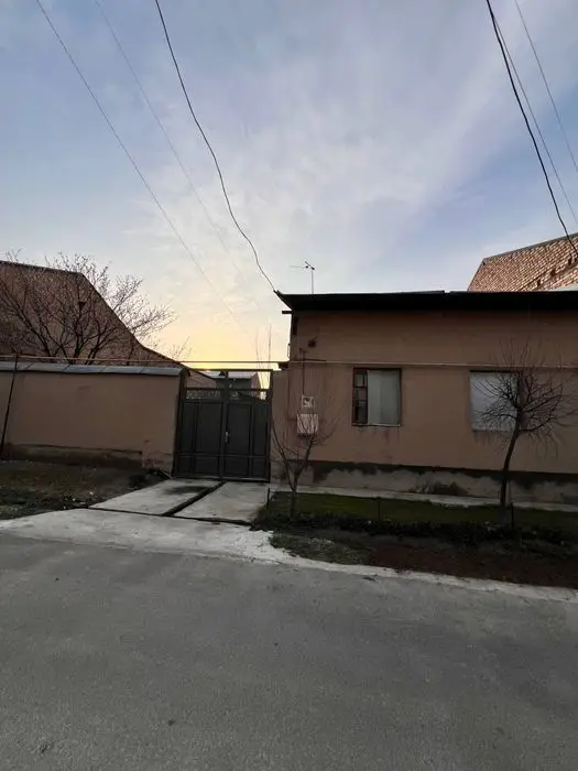 Дом в  Хасанбой с тереторием 6 сотокк