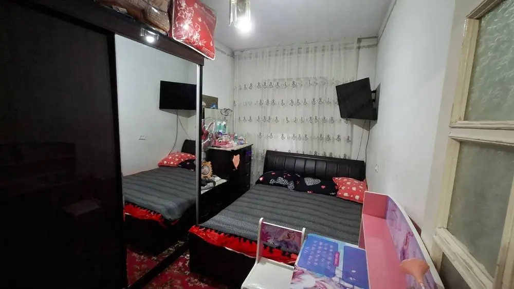 Medgaradokda 5 xonaliy uy sotiladi