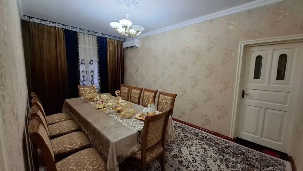 Medgaradokda 5 xonaliy uy sotiladi