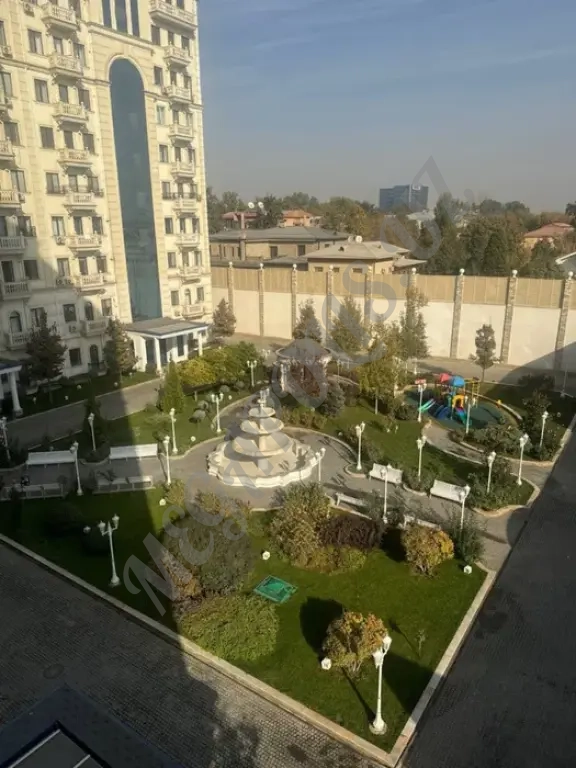 Продается квартира 4/4/10