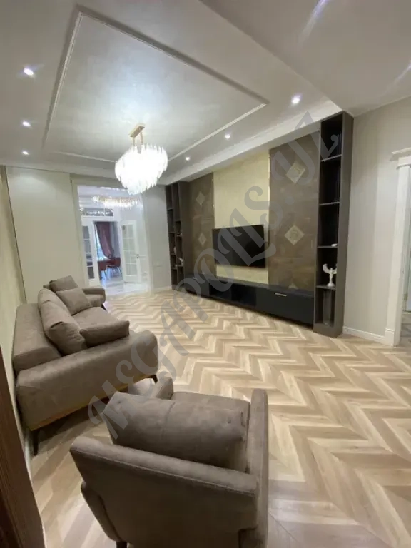 Продается квартира 4/4/10