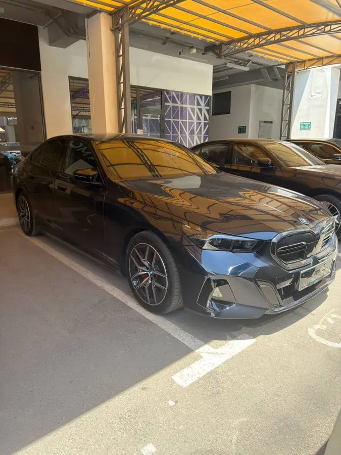 Bmw i5 m60  amerikanskiy  zborka 2024/2025 yili