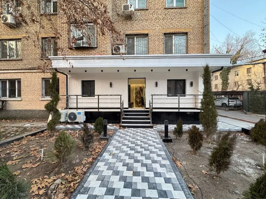 Продаётся нежилое своя Ц-1 новый ремонт Street 77 55м2