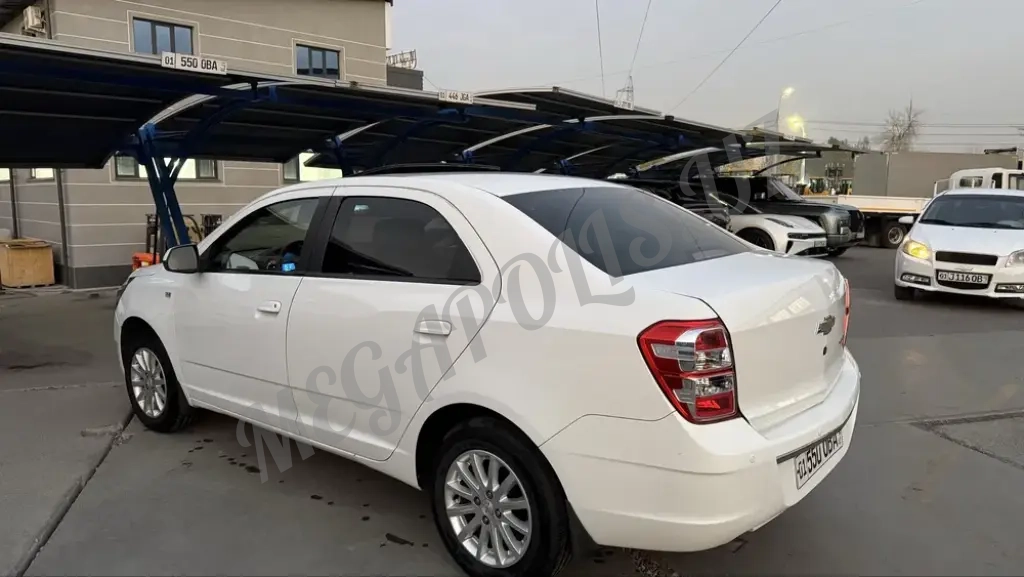 Кобальт 4 позиция фул наврот, люкли сотилади.